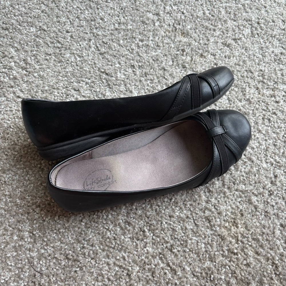Life Stride Black Flats - Picture 5 of 6